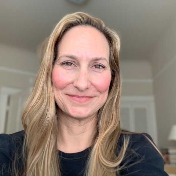 Amanda Pike headshot